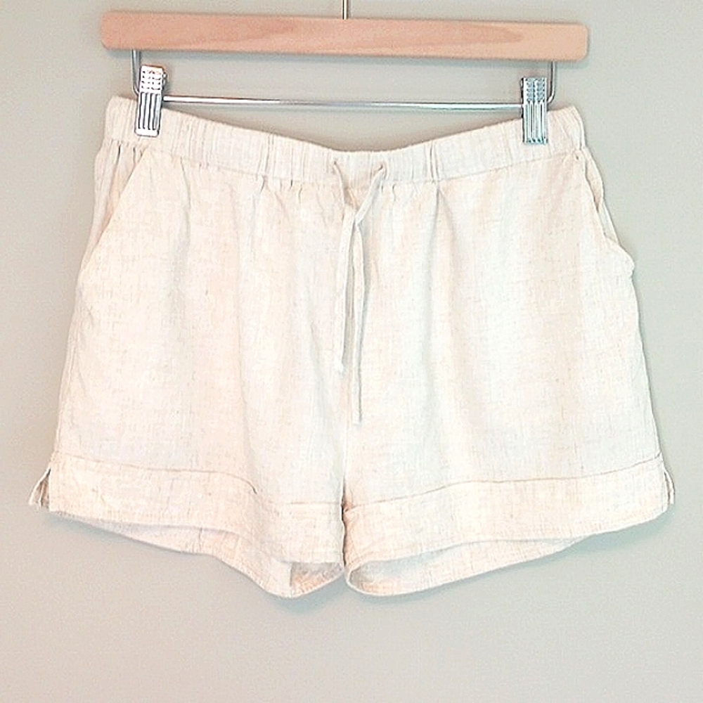 Princess Polly Cream Color Shorts Size 6